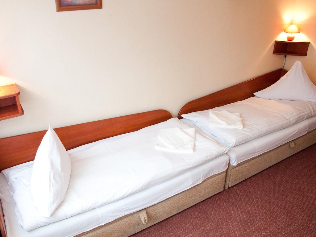 Hotel Zagiel Niewiesze Habitación foto